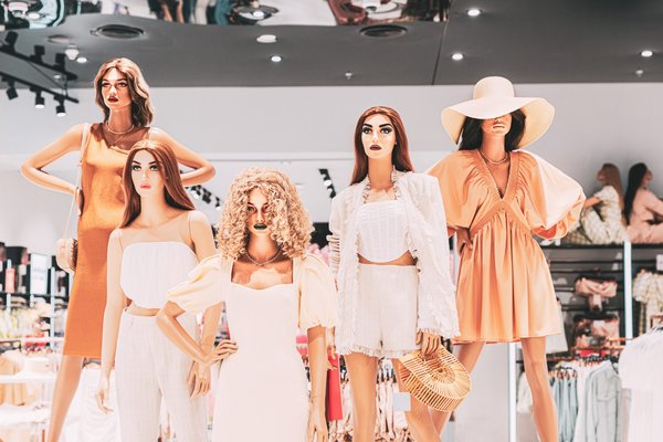 Les mannequins femme professionnels : un atout pour votre boutique